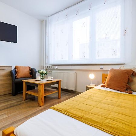 Hotel U Nadrazi Ceske Budejovice Bagian luar foto
