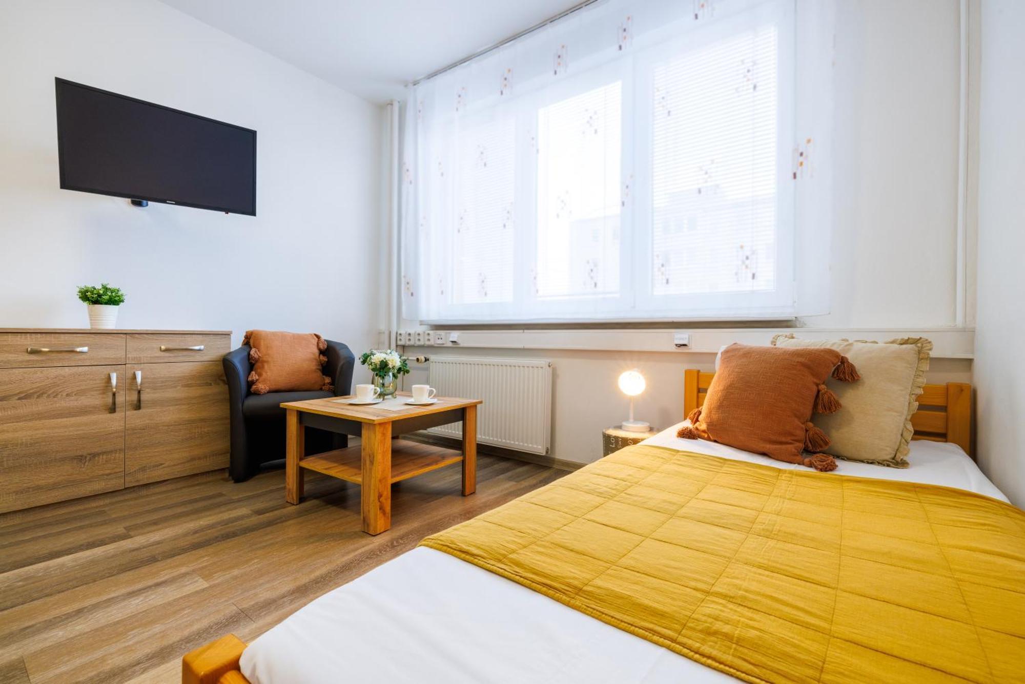 Hotel U Nadrazi Ceske Budejovice Bagian luar foto