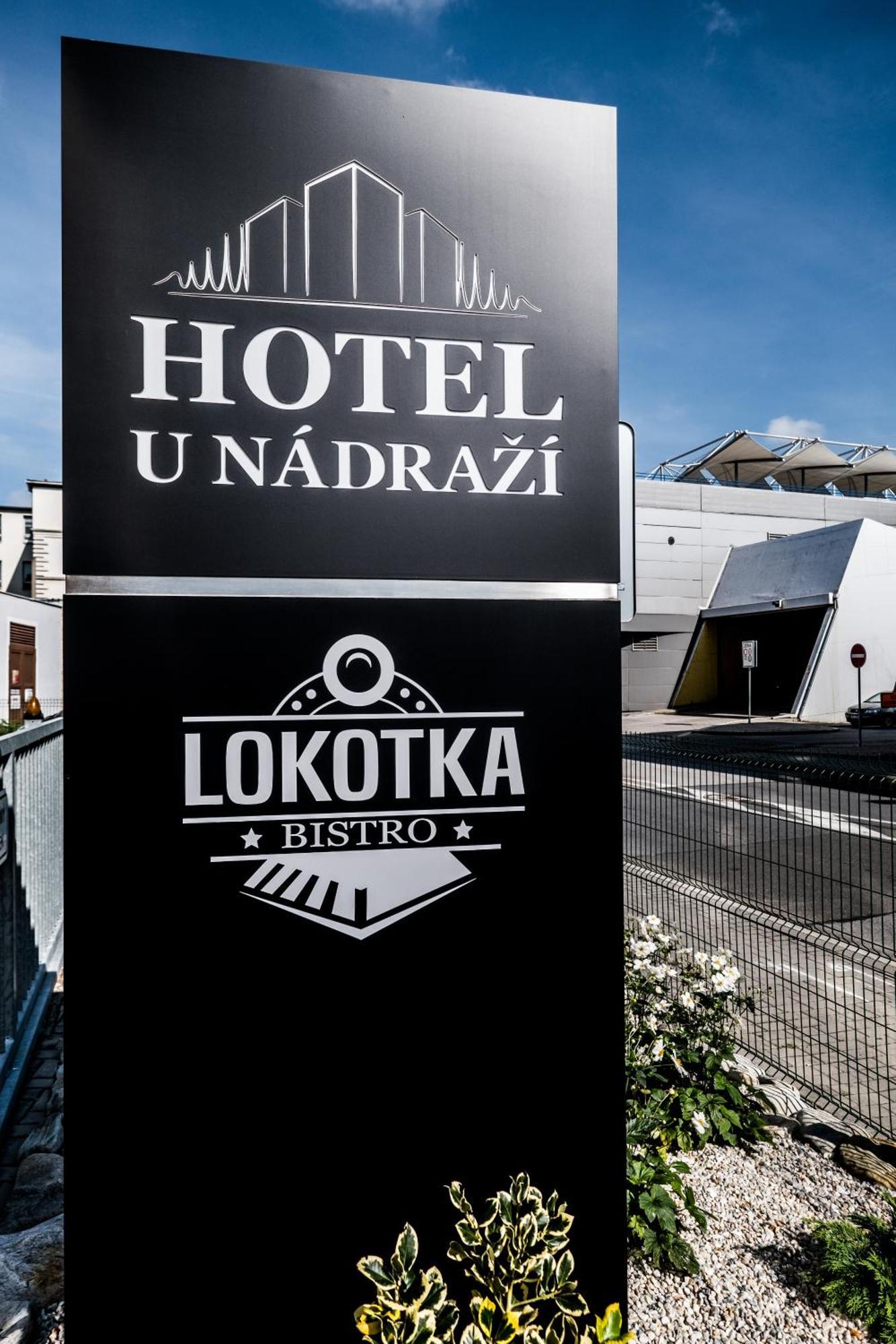 Hotel U Nadrazi Ceske Budejovice Bagian luar foto