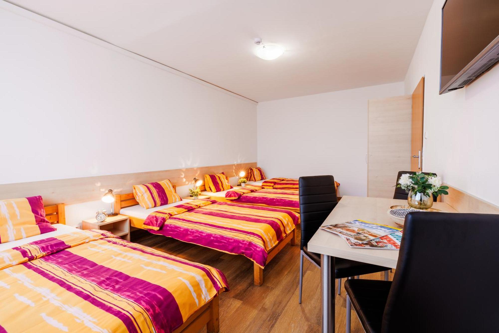 Hotel U Nadrazi Ceske Budejovice Bagian luar foto