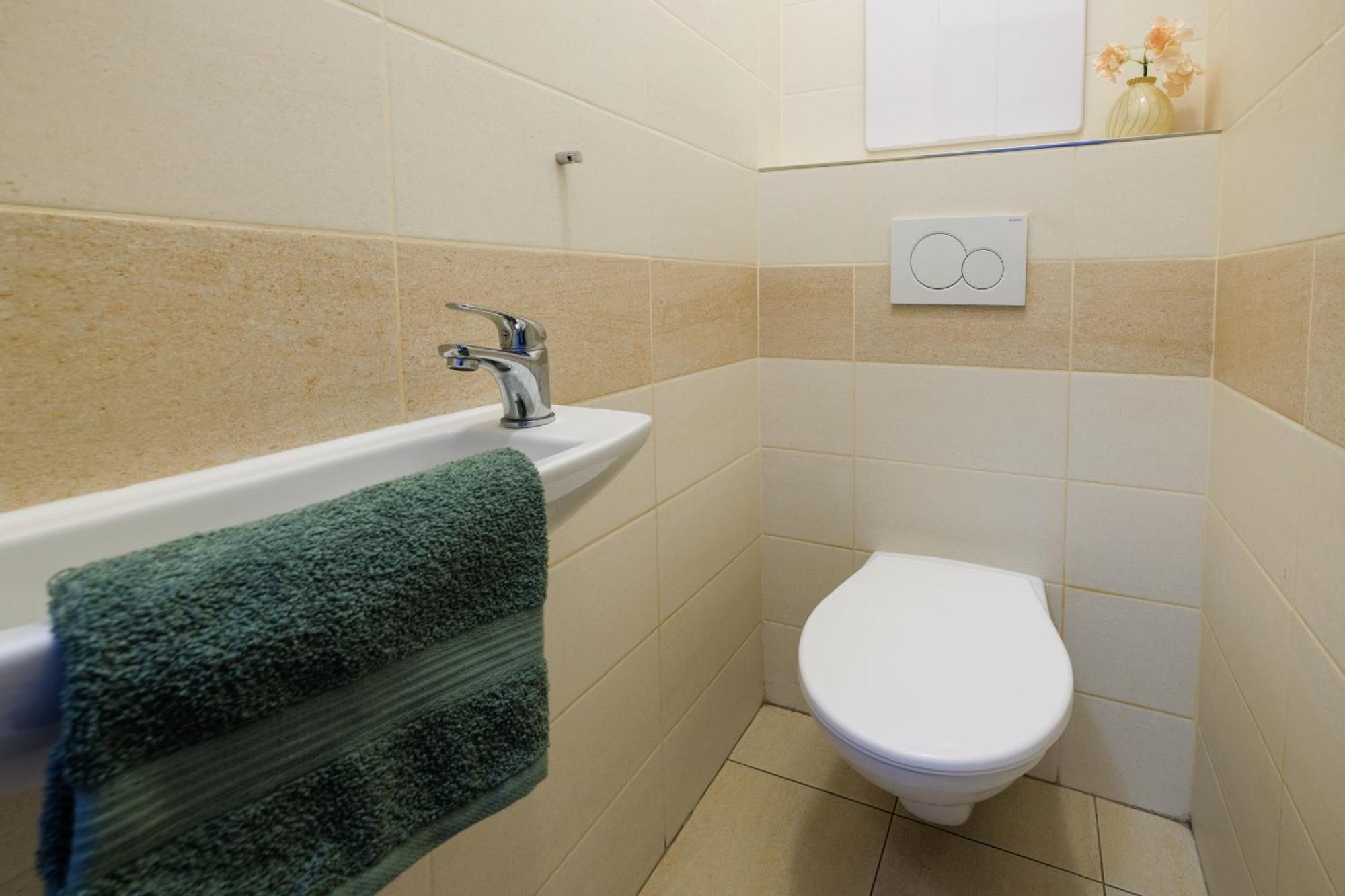 Hotel U Nadrazi Ceske Budejovice Bagian luar foto